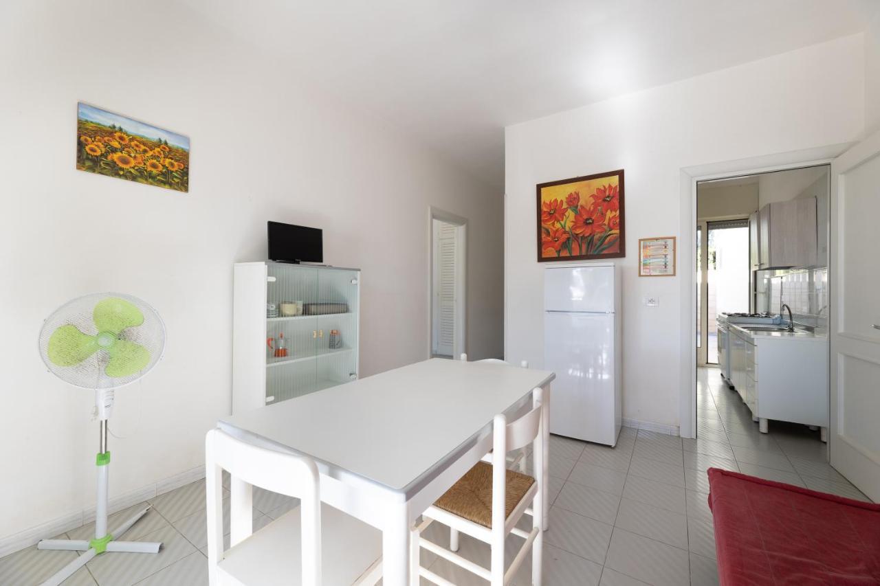 Residence Caletta Марина ди Манкаверза Екстериор снимка