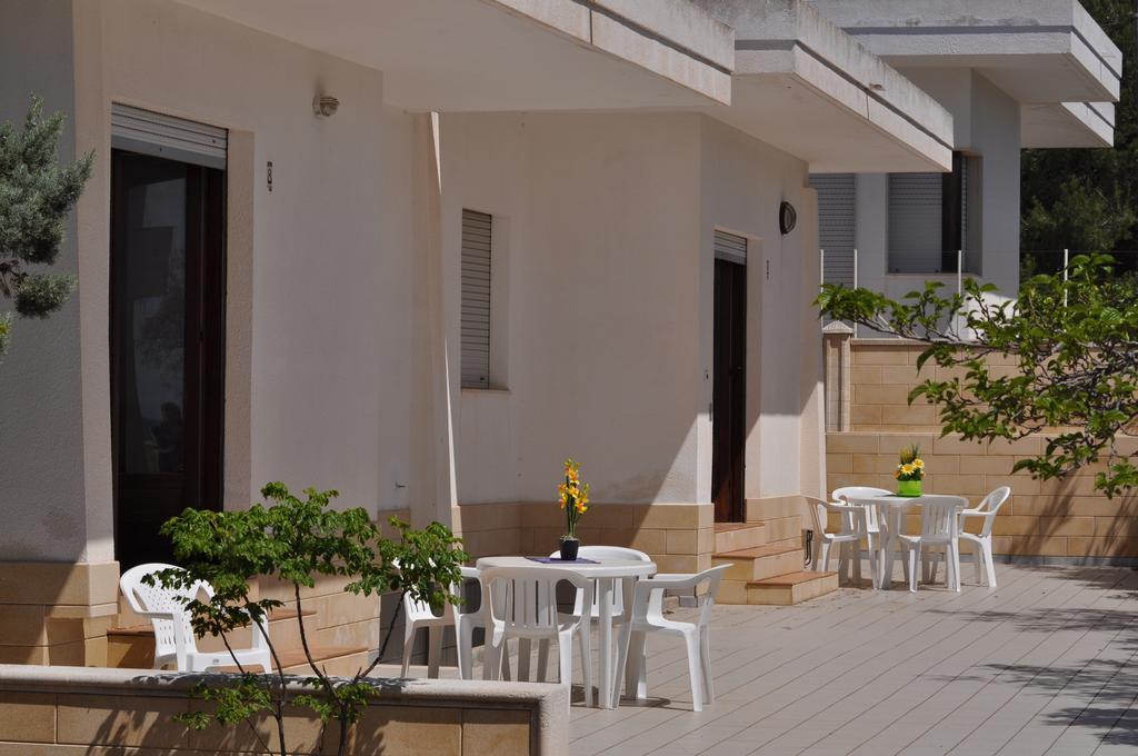 Residence Caletta Марина ди Манкаверза Екстериор снимка