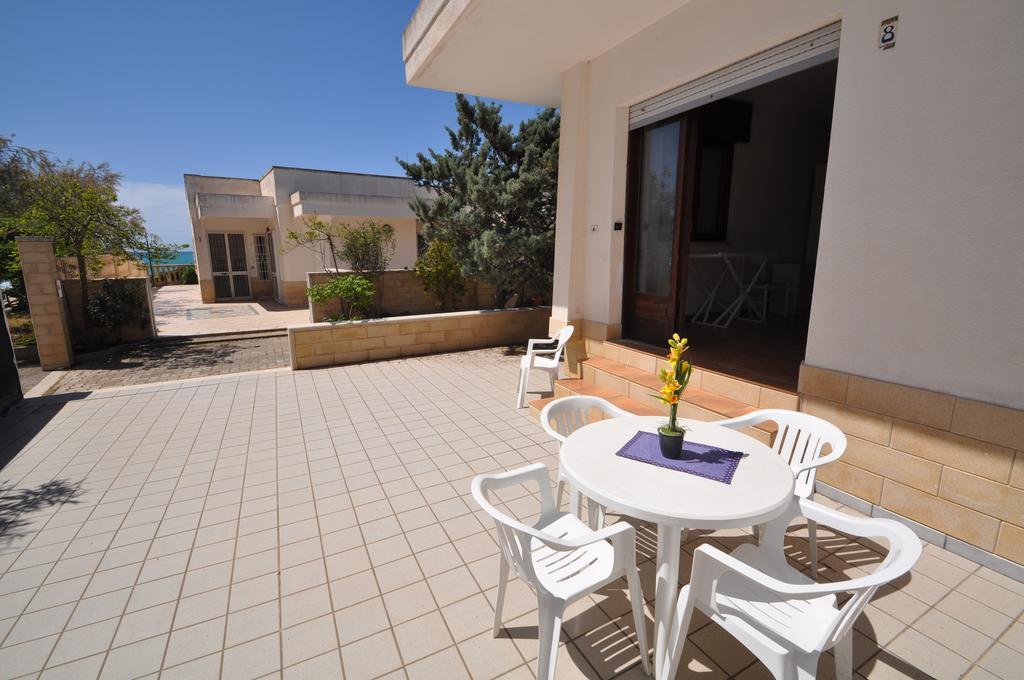 Residence Caletta Марина ди Манкаверза Екстериор снимка